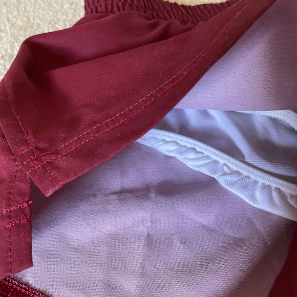 Varisty red shorts - Picture 5 of 7